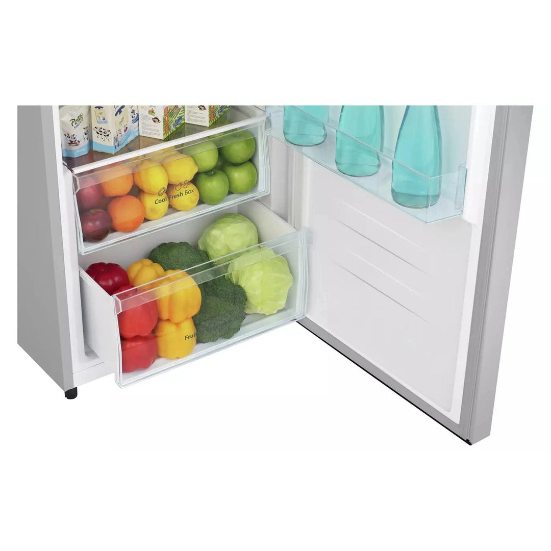 Hisense 322L Tall Fridge - Inox Look - close-up of crisper drawers with fruit and vegetables