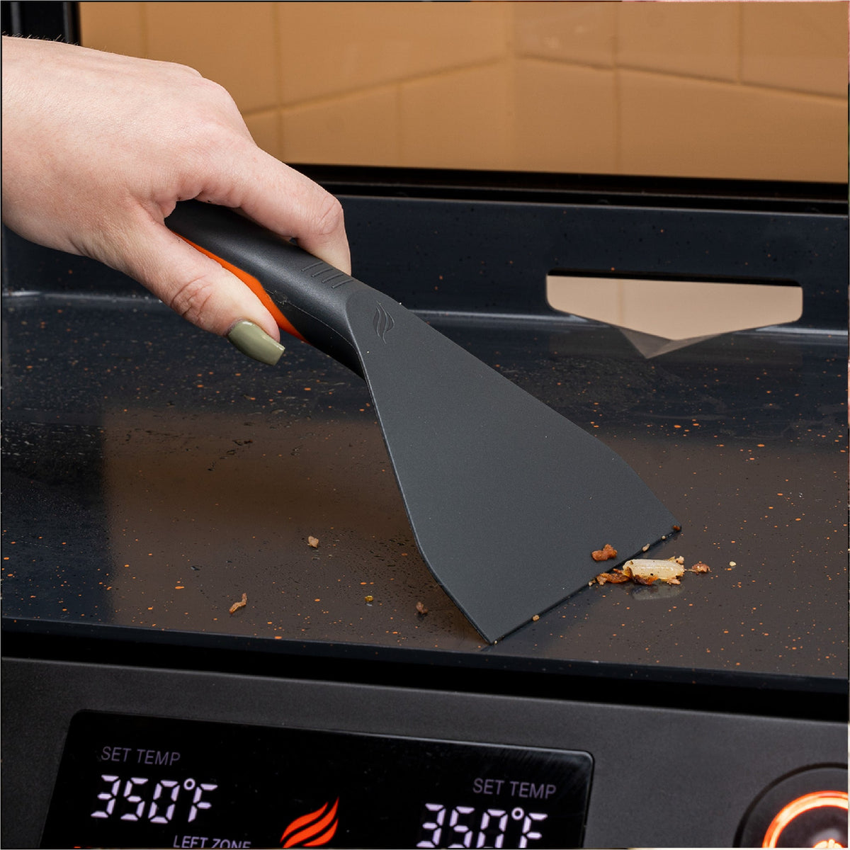 Blackstone E-Series 4 Piece Nylon Griddle Kit - scraper close-up