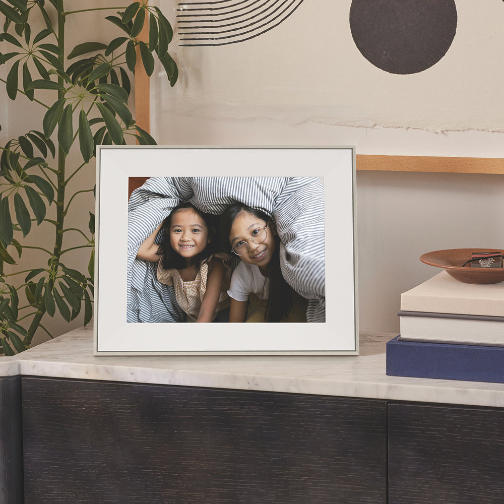 Aura Aspen 12" Digital Photo Frame – White Quartz | AF215-MWHT