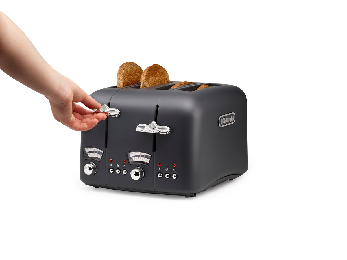 De'Longhi Argento Silva 4 Slice Toaster - Grey - lift lever raising toast