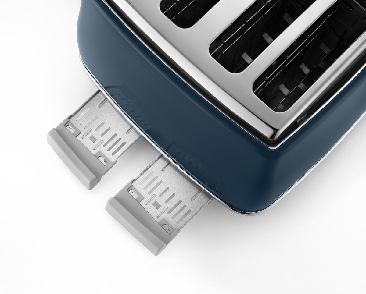 De'Longhi Icona Capitals 4 Slice Toaster - Blue - removable crumb trays
