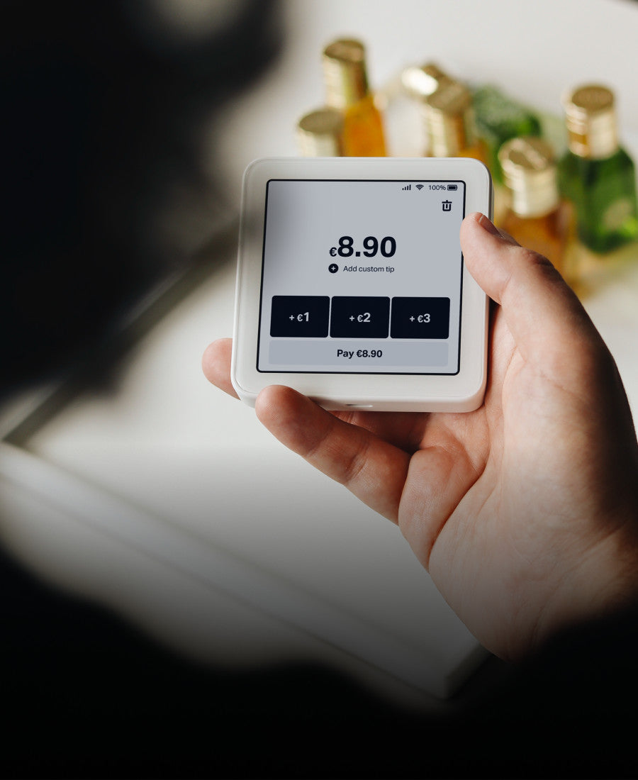 SumUp Solo Card Reader - in the hand