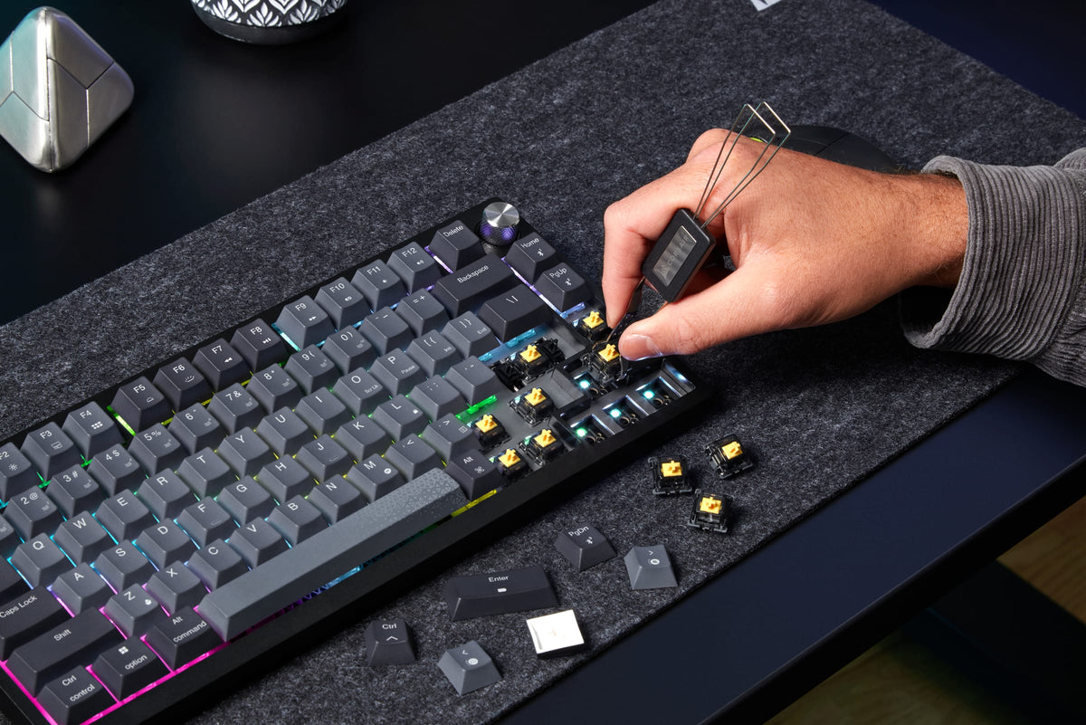 Corsair K65 Plus Wireless 75% RGB Mechanical Gaming Keyboard, UK Layout - Midnight Grey - swapping a hot-swappable switch