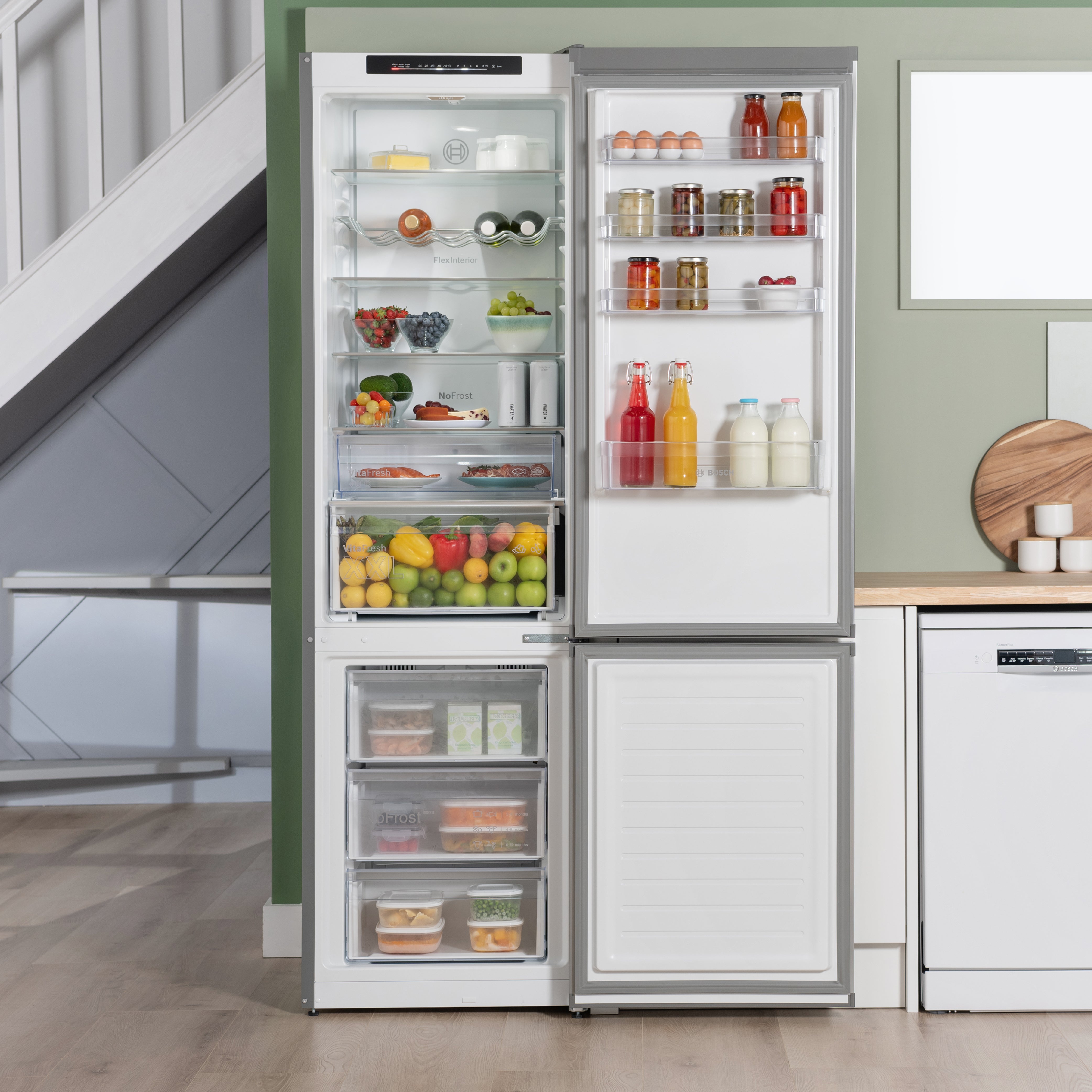 Bosch Series 4 60cm Frost Free Fridge Freezer | KGN392LAGG