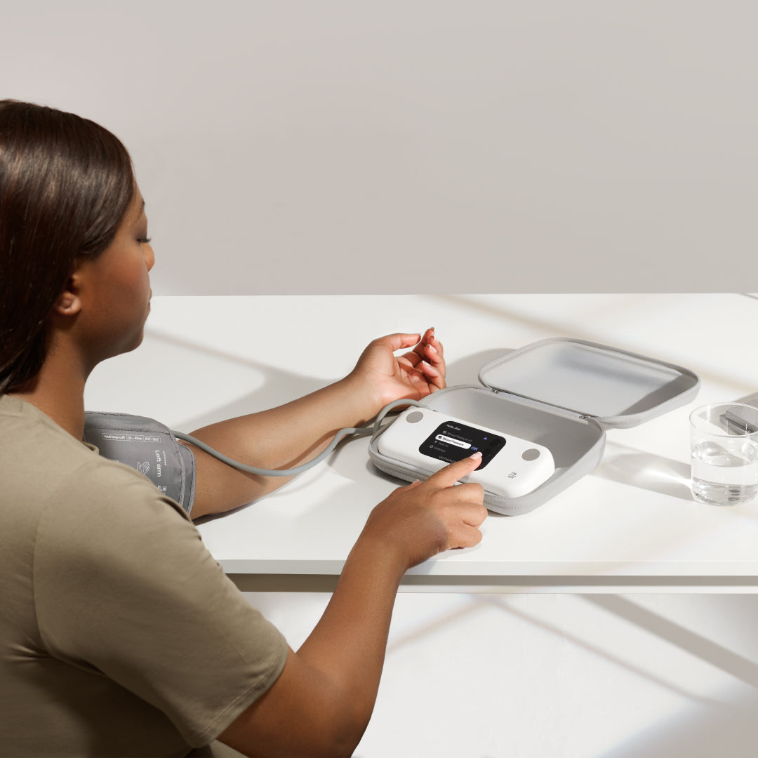 Withings BPM Vision Wi-Fi Upper Arm Blood Pressure Monitor - operating the monitor