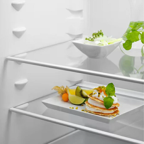Electrolux Series 500 Integrated Fridge Freezer – view 5