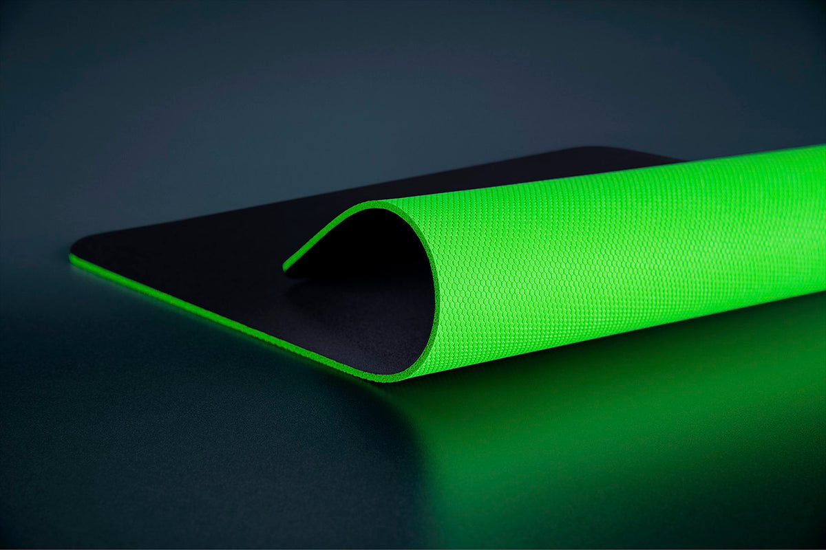 Razer Gigantus V2 Medium Gaming Mouse Mat - Black - rolled up, rubber base