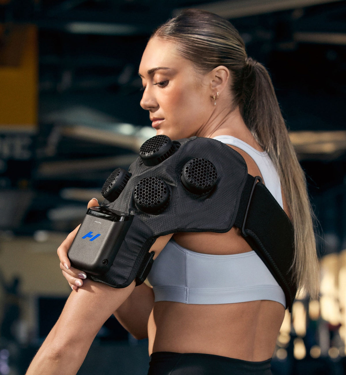 Hyperice Contrast 2 Shoulder Heat, Cold and Compression Therapy Device - Black - in use at the gym