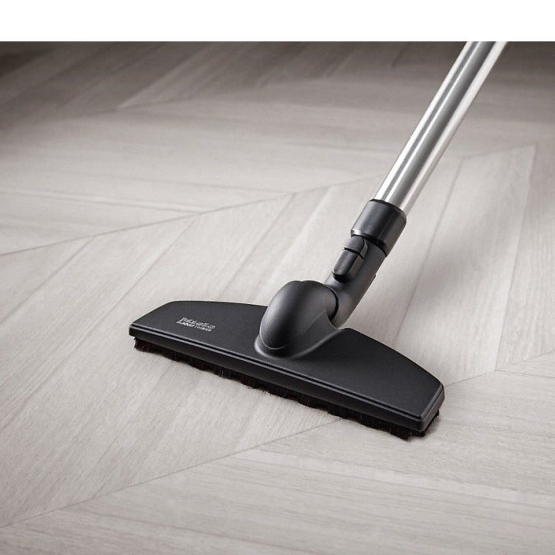 Miele Complete C3 Select Parquet 11819080 parquet floor head on a wooden floor