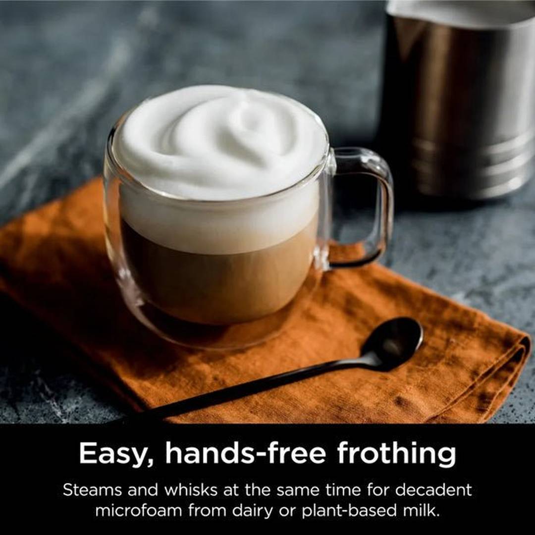 Ninja Luxe Cafe Premier ES601UK, frothed milk coffee in a glass cup