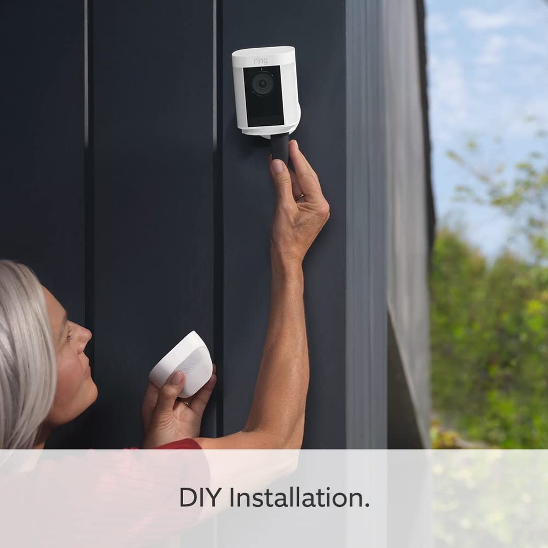 Ring White Spotlight Cam Pro, Battery Outdoor Camera | B09DRCXV4C Ring Euronics Ireland