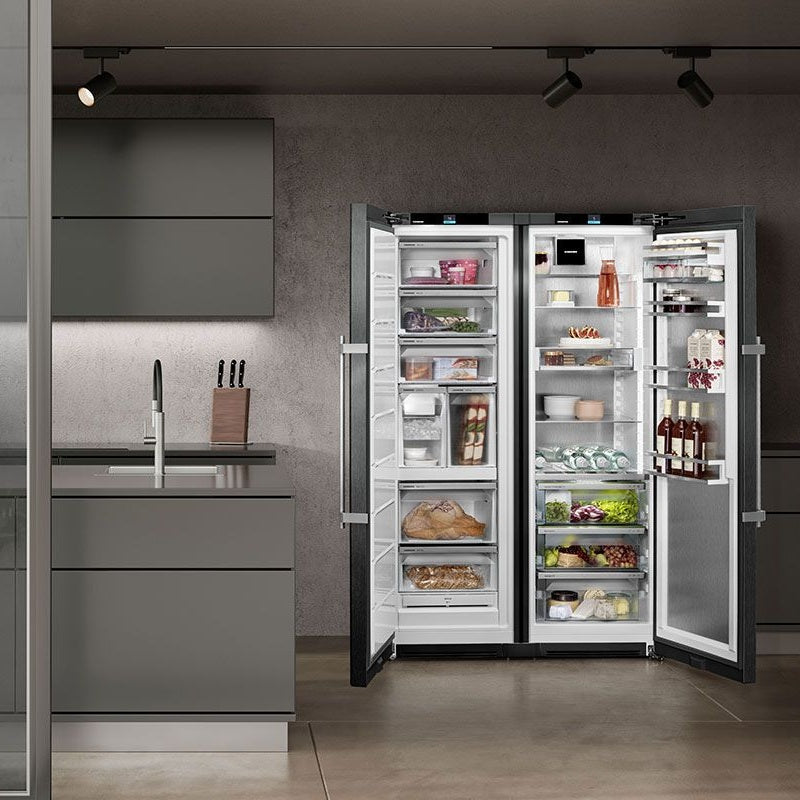 Liebherr XRFbs 5295 Peak BioFresh Side‑by‑Side Fridge‑Freezer | 663 L (BlackSteel) – view 3