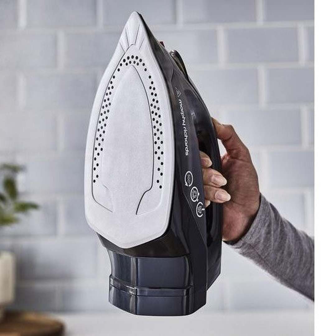 Morphy Richards EasyCharge Cordless Steam Iron | 303251 Morphy Richards Iron Euronics Ireland