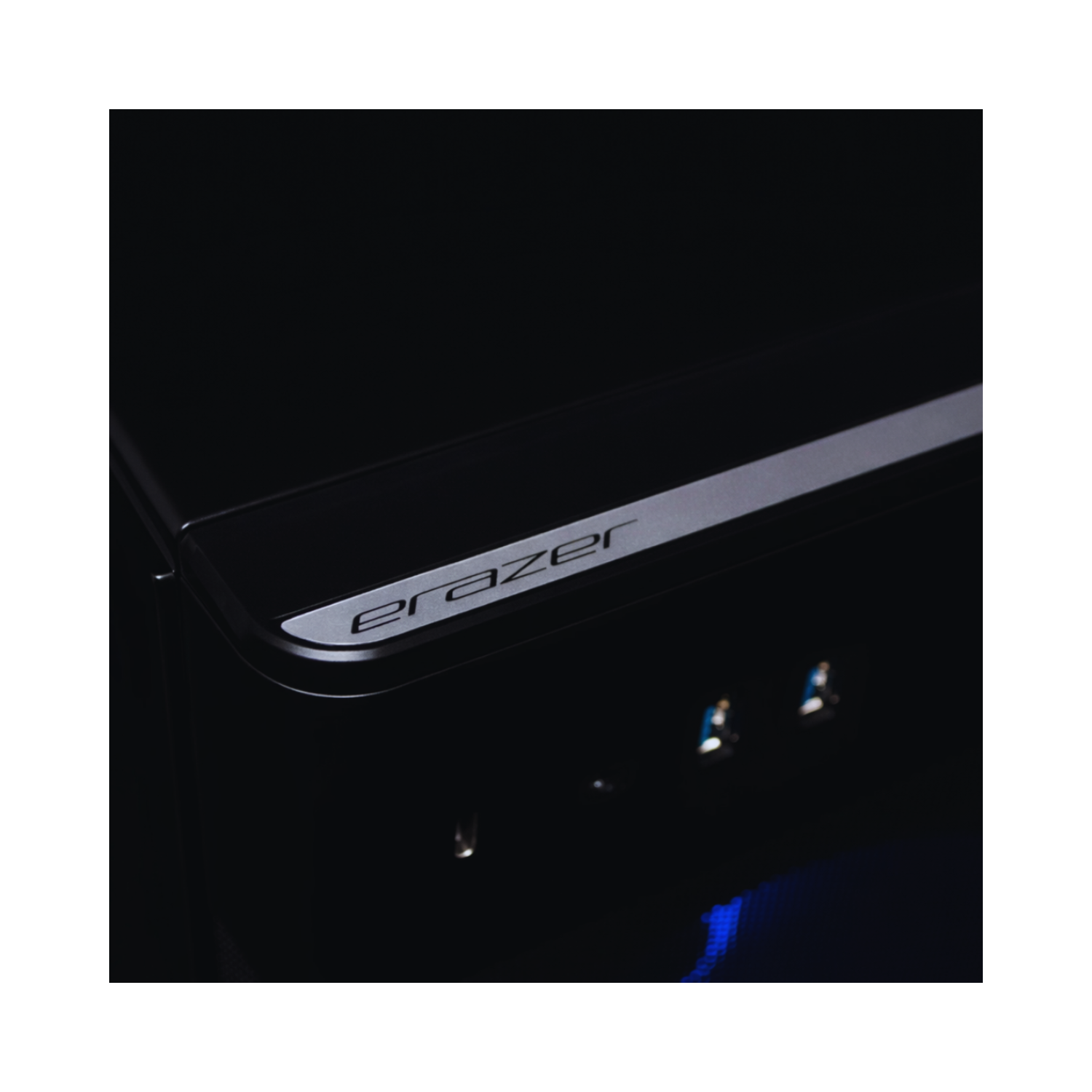 Medion ERAZER Recon P40 gaming desktop PC in Black