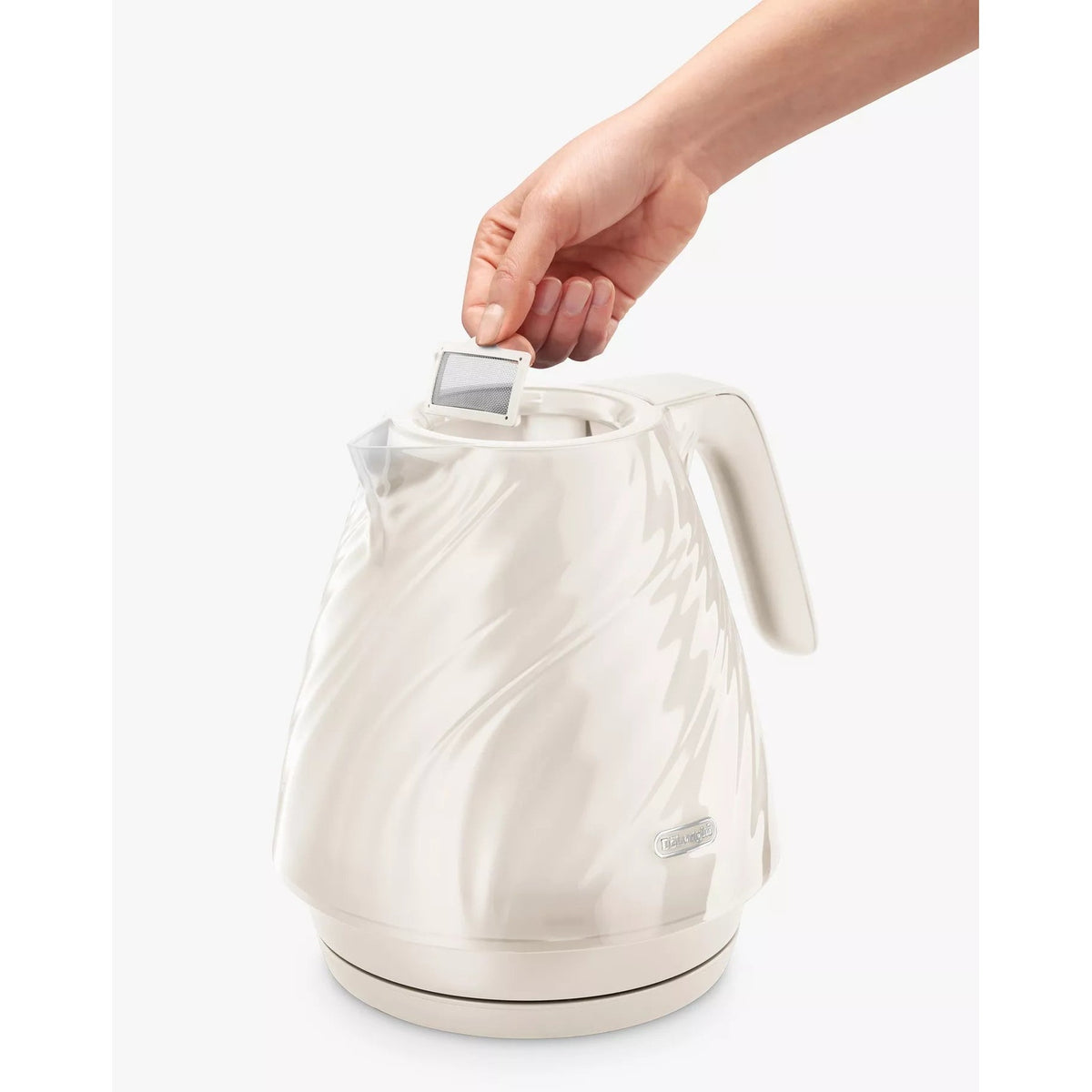 De’Longhi Ballerina Seta Kettle – Silk Cream – view 3