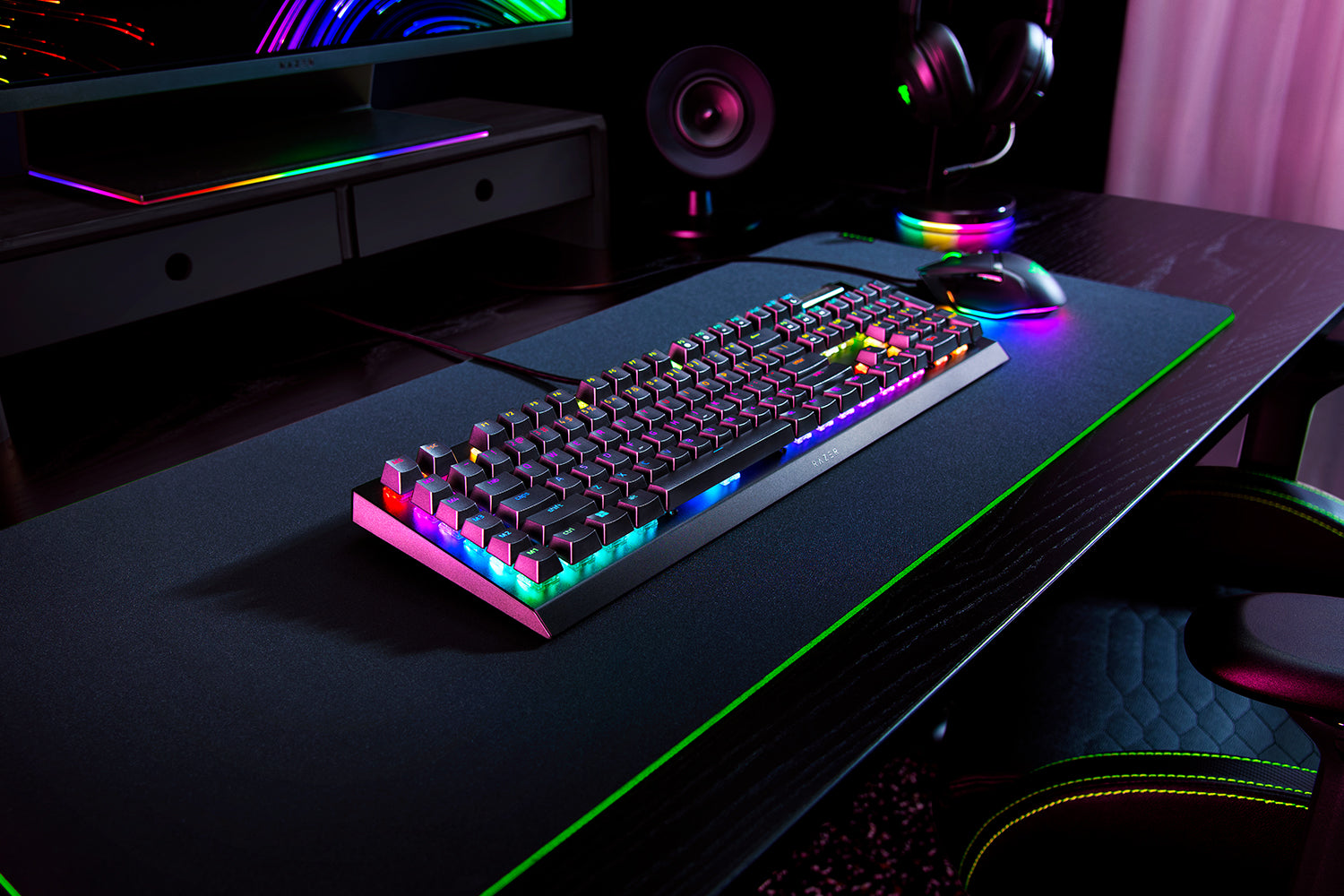 Razer BlackWidow V4 X Mechanical Gaming Keyboard, Green Switch, UK Layout, Black product image