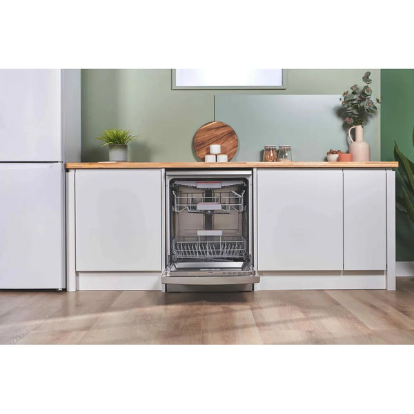 Bosch Serie 6 Freestanding Dishwasher — 14 Place Settings, PerfectDry | SMS6ZCI10G