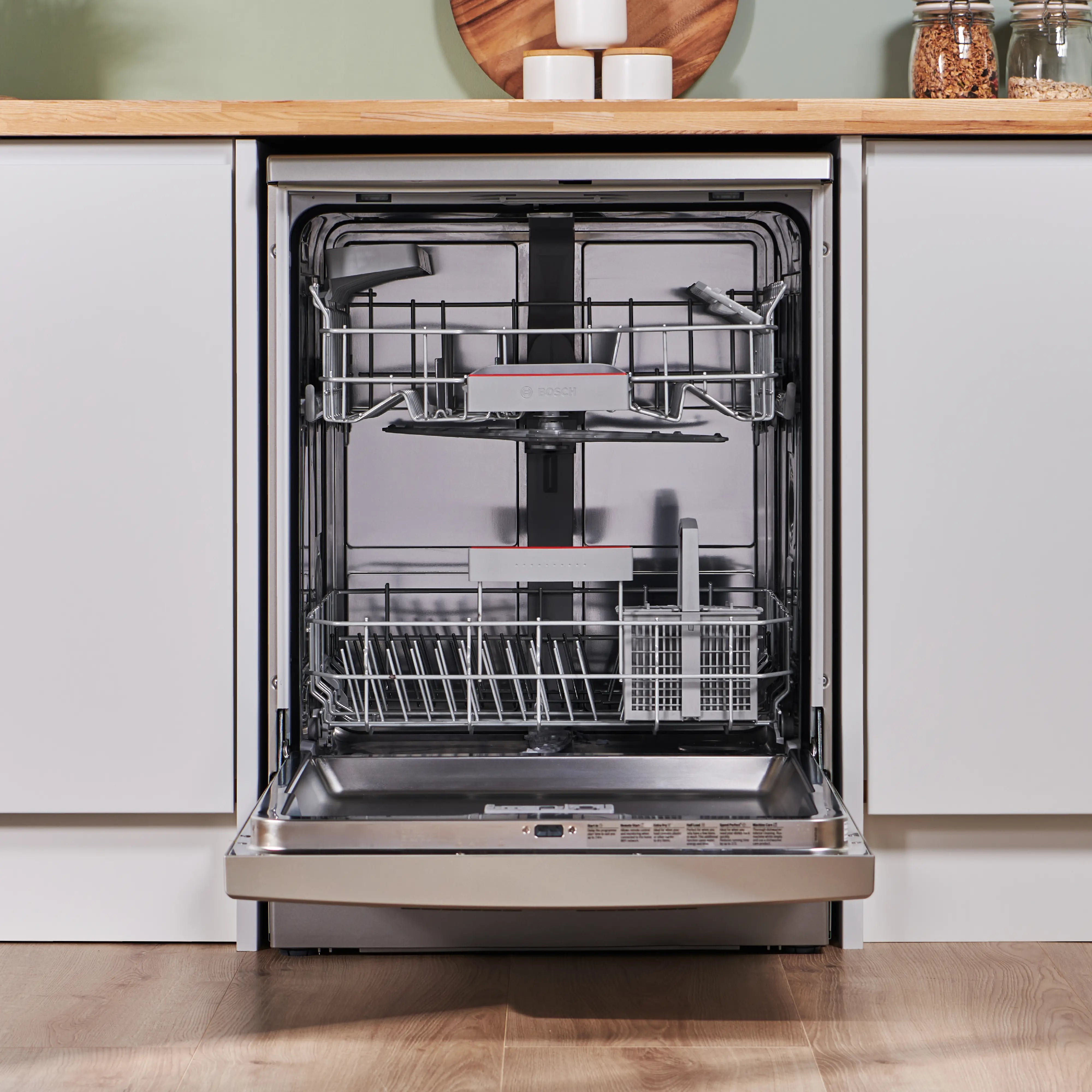 Bosch Series 4 SMS4EKI06G freestanding 60cm dishwasher in Brushed Steel