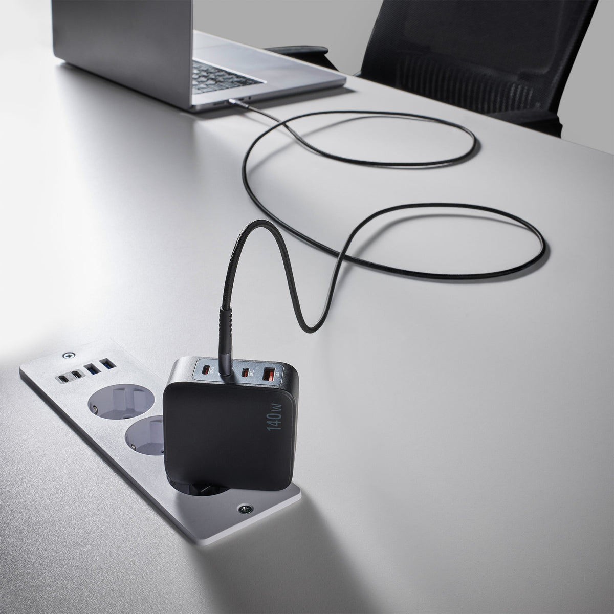 Intenso C240C USB-C to USB-C Cable 2m 240W - Black - view 2
