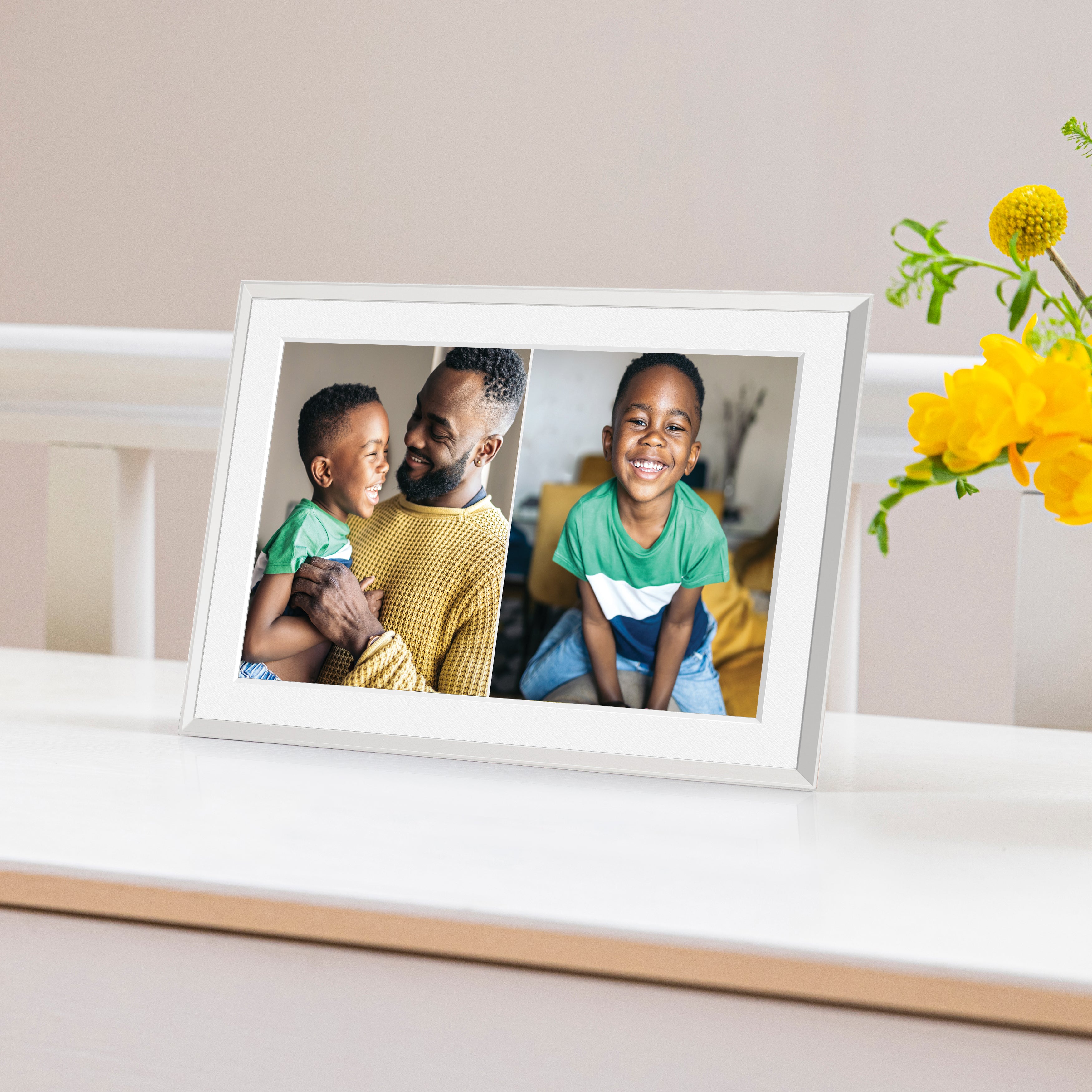 Aura Carver 10.1" Digital Photo Frame – Clay with Mat | AF905-MWHT