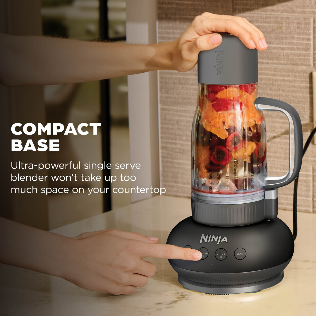 Ninja BlendBOSS Tumbler Blender 710ml - Onyx - compact base