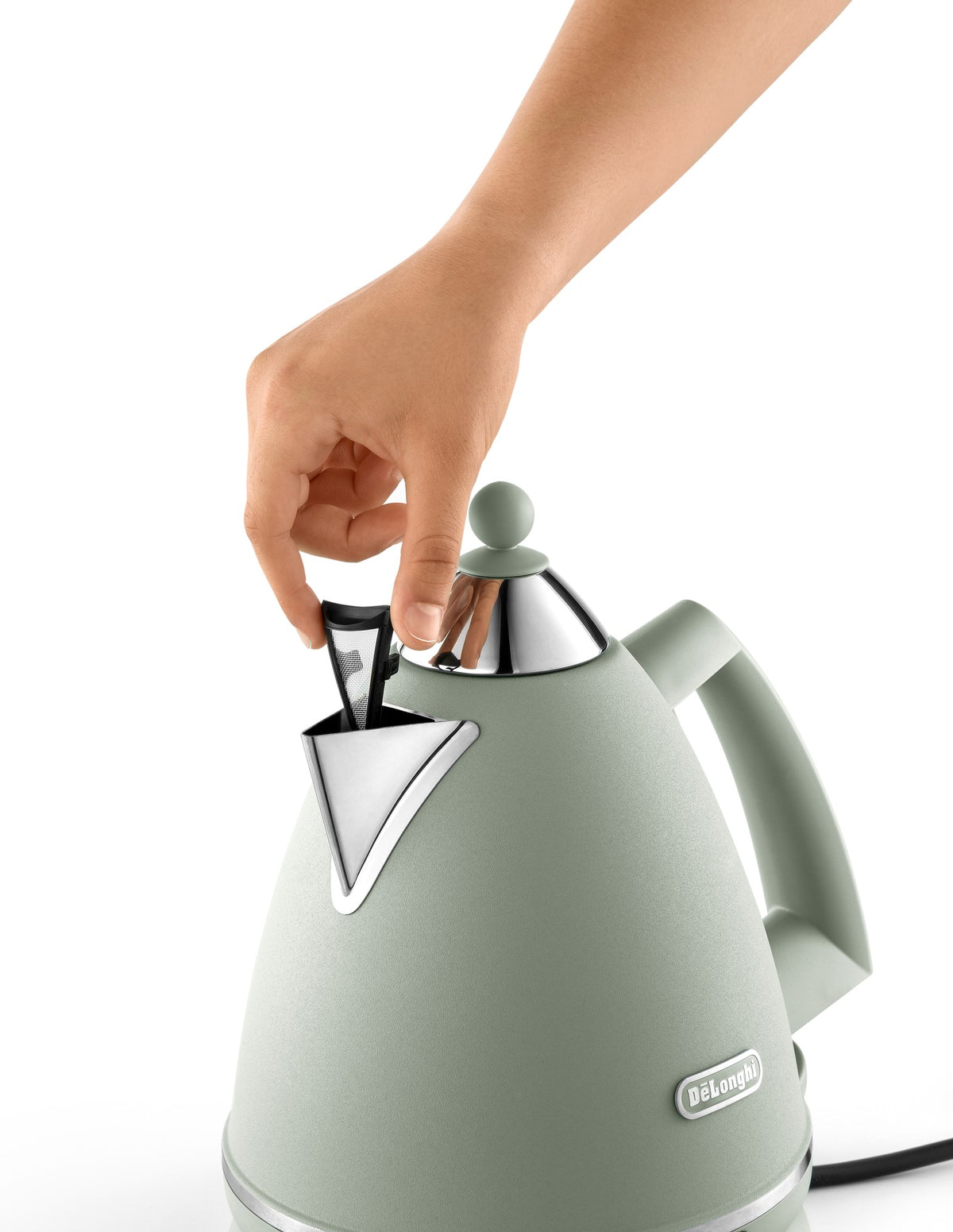 De'Longhi Argento Flora Kettle - Green - opening the lid