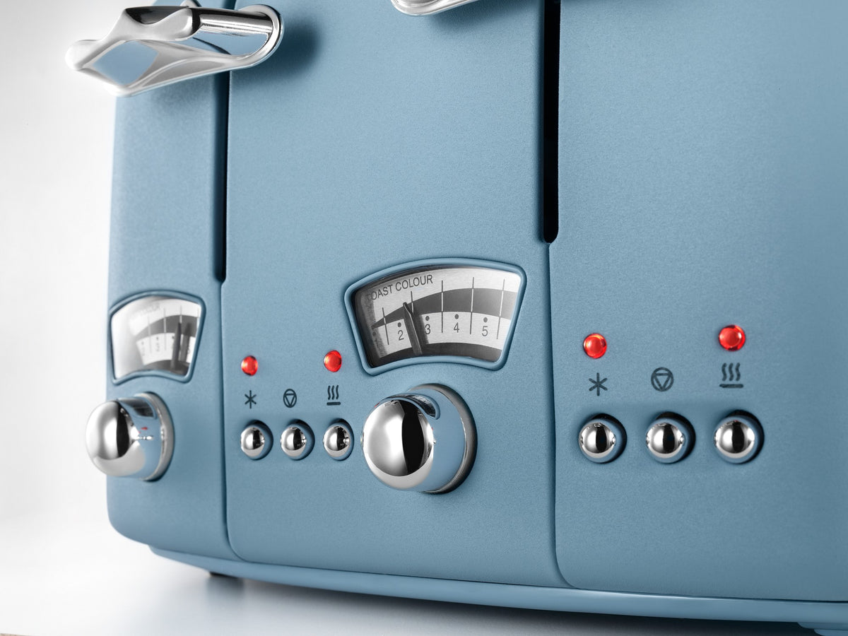 De'Longhi Argento Flora 4-Slice Toaster - Blue - browning dials and function buttons close-up