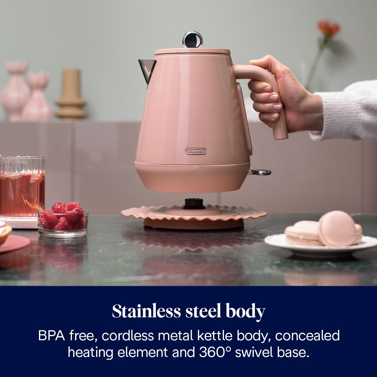 De'Longhi Eclettica Kettle - Pink - stainless steel body and 360-degree swivel base