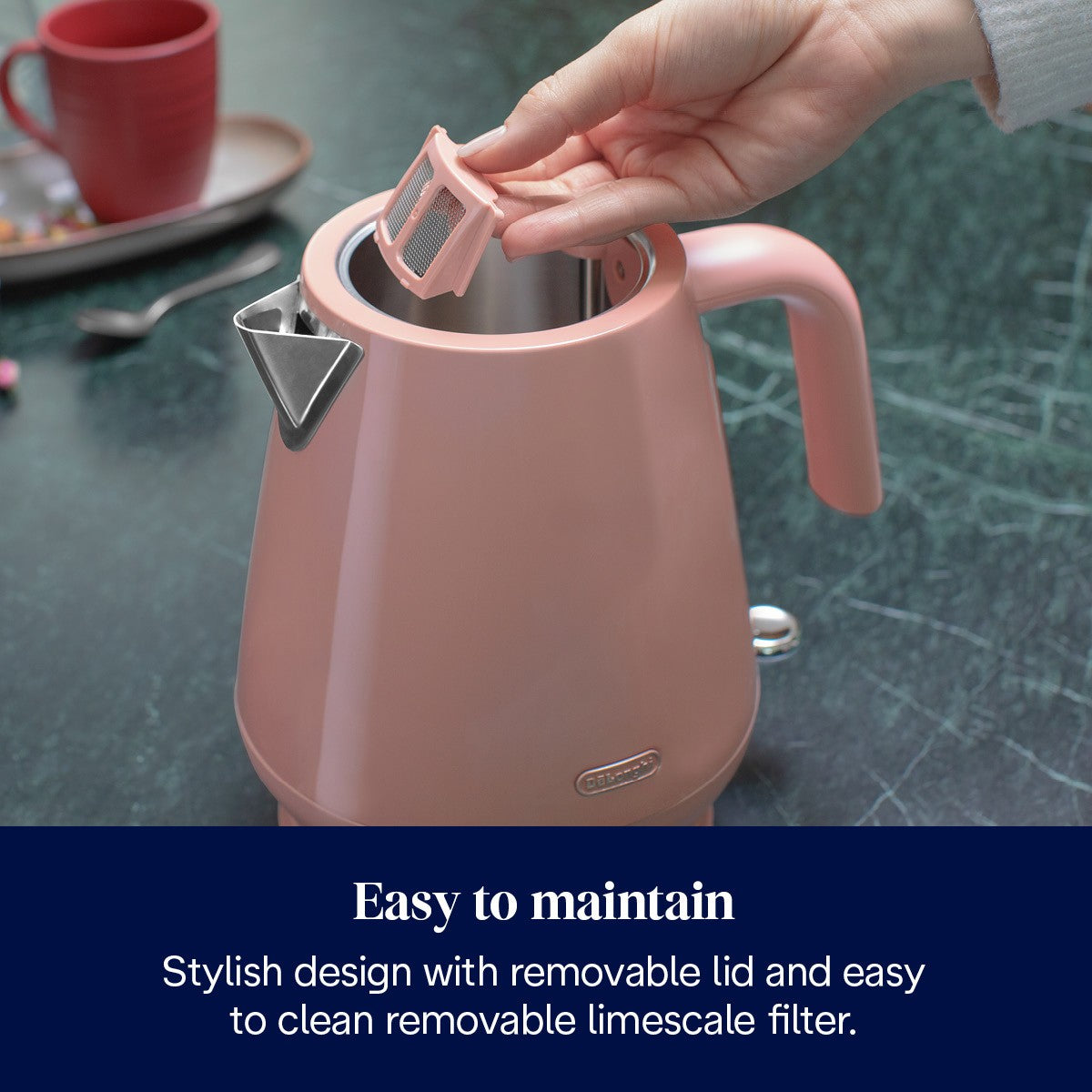 De'Longhi Eclettica Kettle - Pink - removable lid and limescale filter