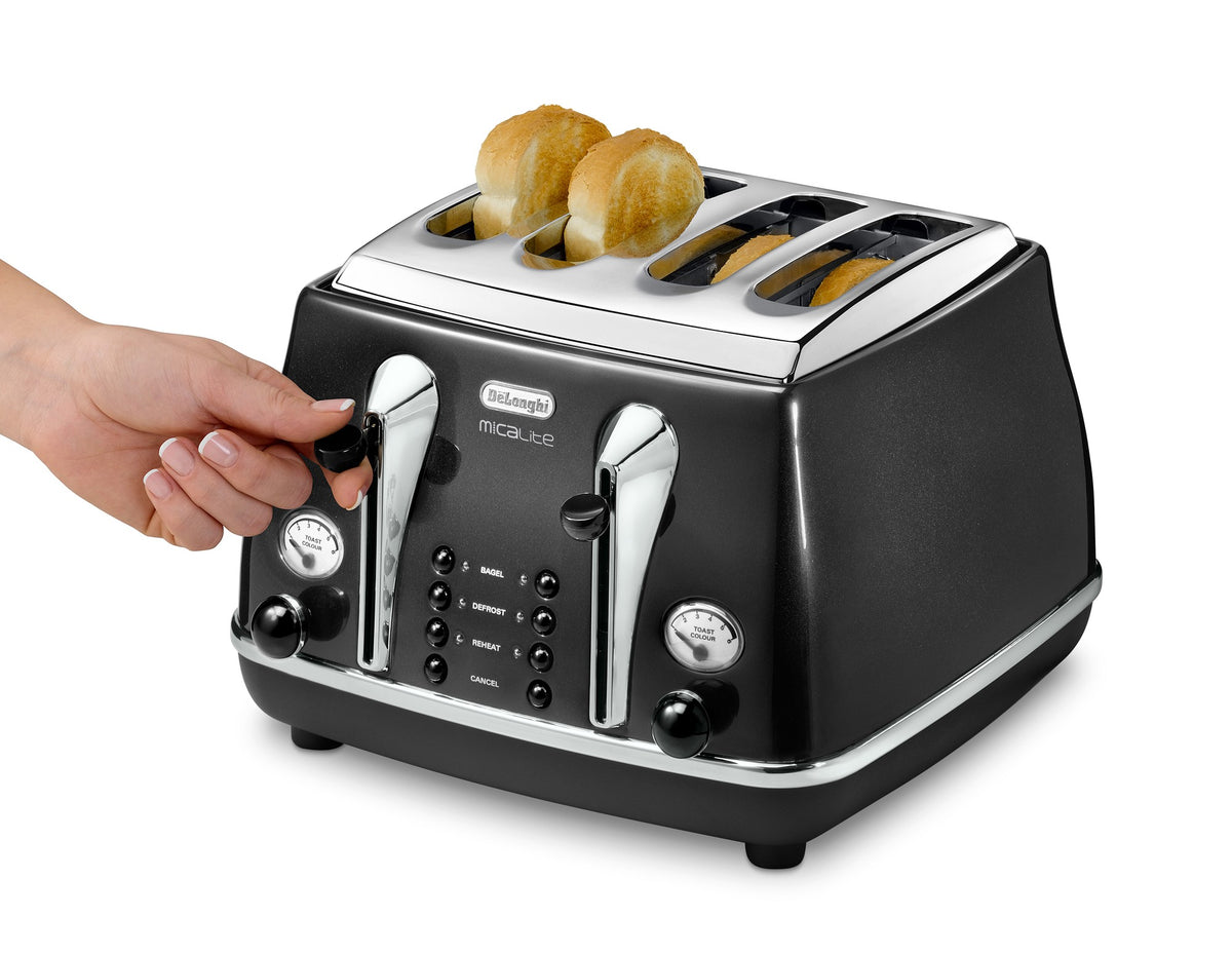 De'Longhi Icona Micalite 4-Slice Toaster - Black - extra lift lever raising toast