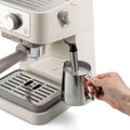 De'Longhi Stilosa Espresso Maker - Cream - manual milk frother