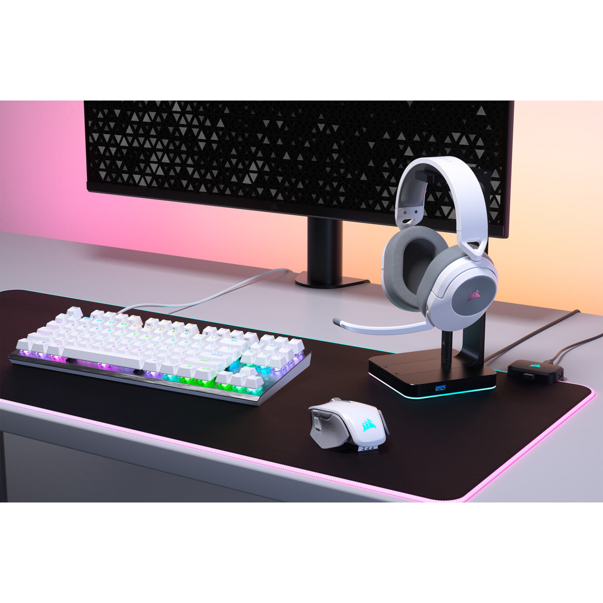 Corsair HS55 Wireless Gaming Headset - White - gaming setup
