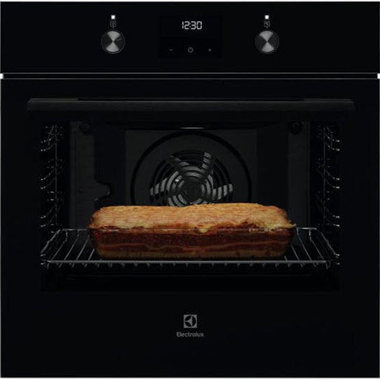Electrolux 72 L SurroundCook® Built-In Oven | KOFGH40TK