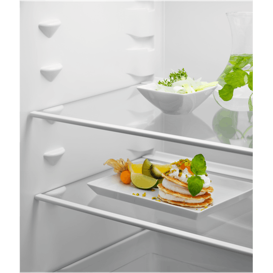 Electrolux Series 600 54 cm Integrated Fridge Freezer – view 2