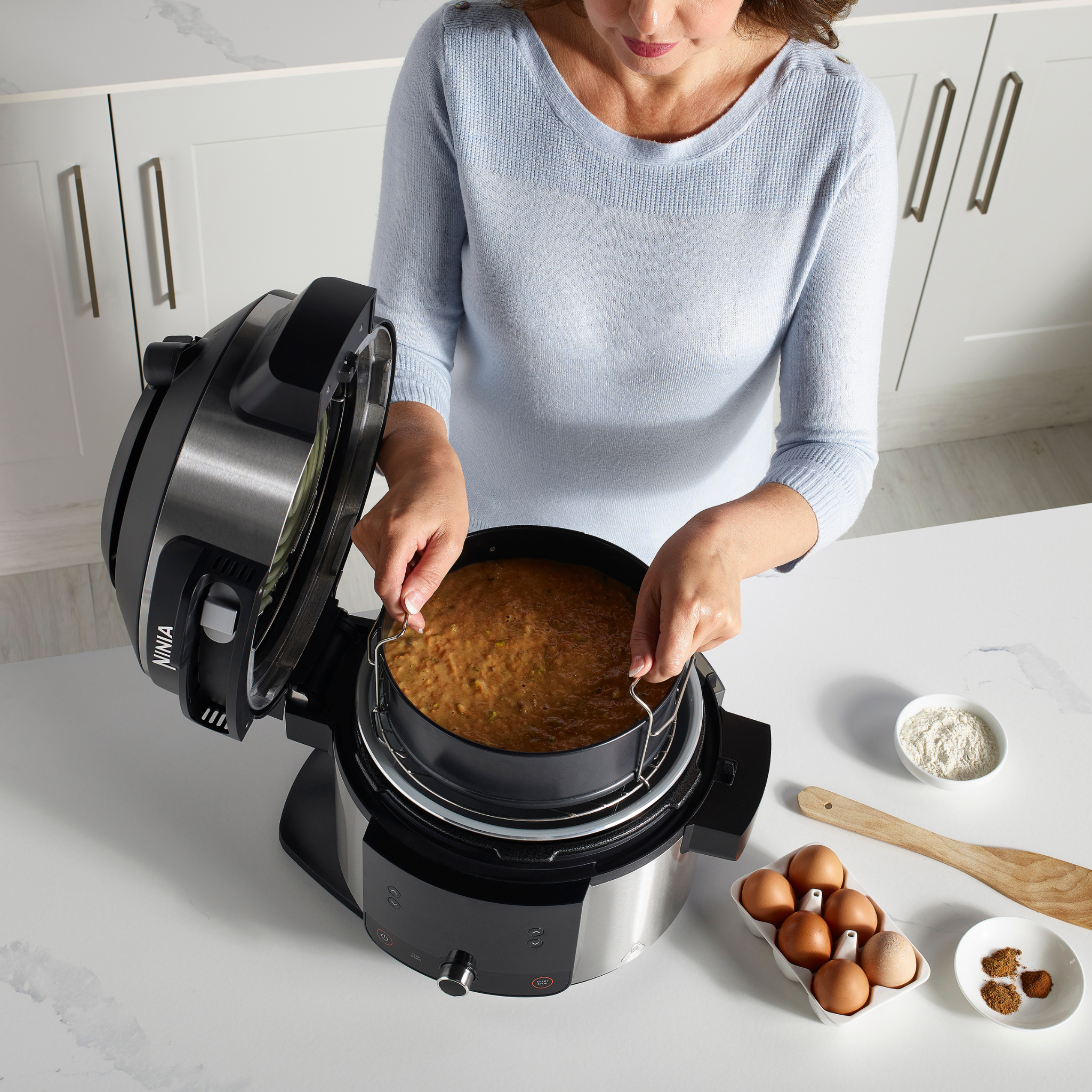 Ninja Foodi 11-in-1 SmartLid Multi-Cooker 6L Stainless Steel & Black product image