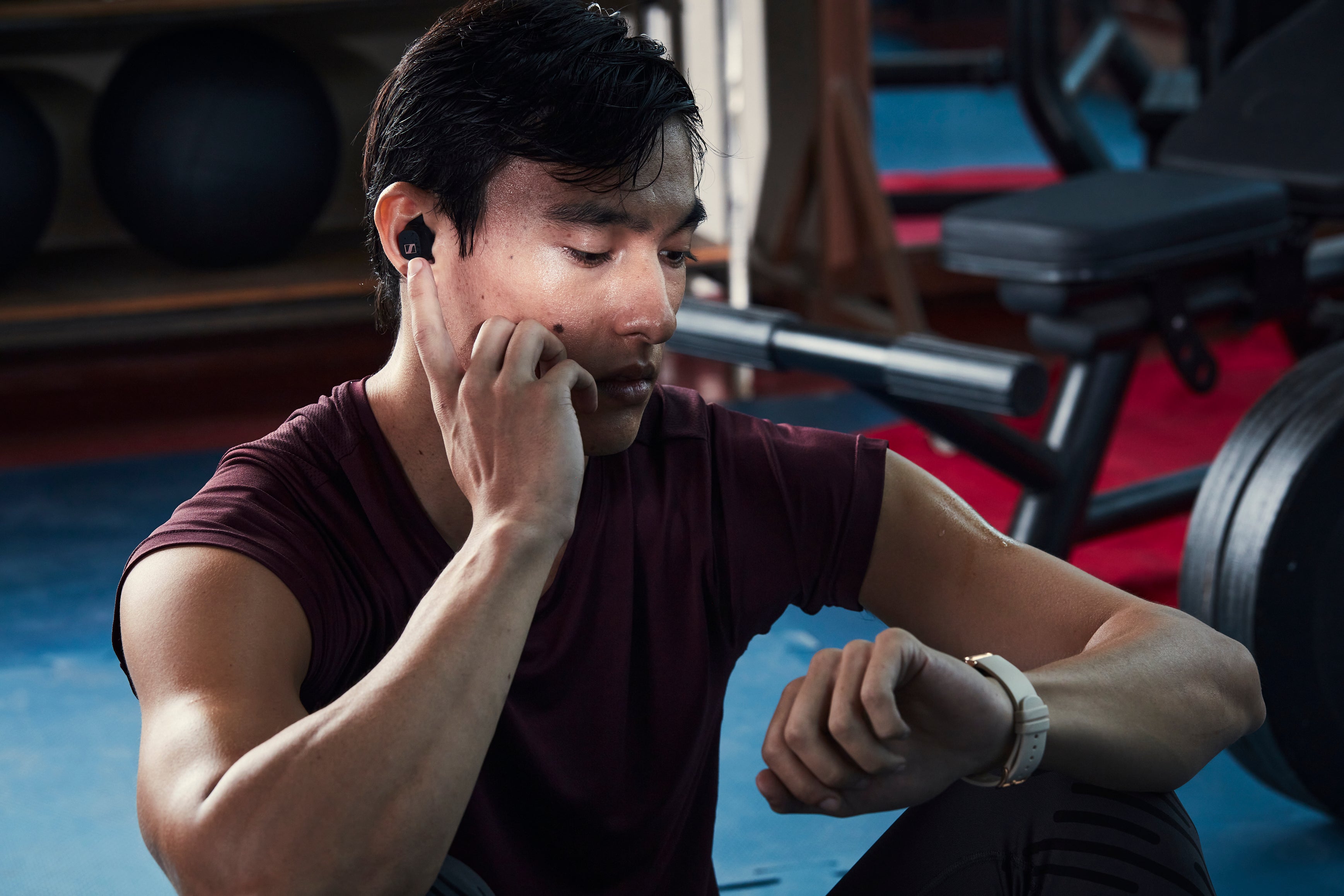 Sennheiser SPORT True Wireless Earphones Black — lifestyle, worn in the gym