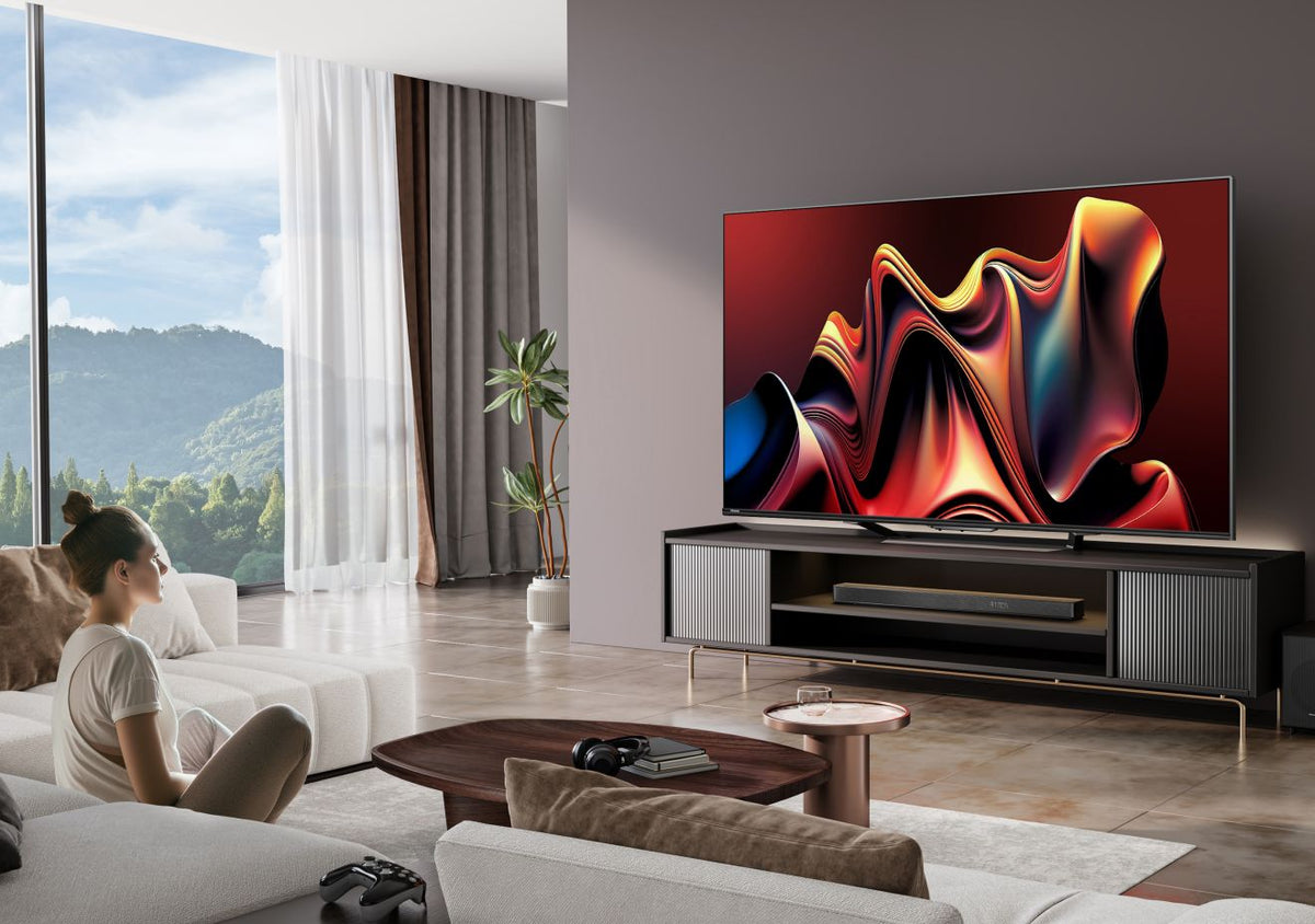 Hisense U7Q 55" Mini-LED PRO ULED 4K 144Hz Smart TV (2026) - in a living room