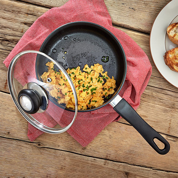Judge J206A 18cm Vista non-stick saucepan product image 2