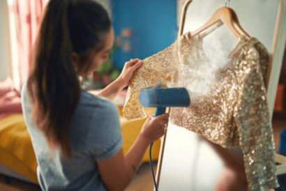 Philips STH3000/26 handheld steamer product image 3