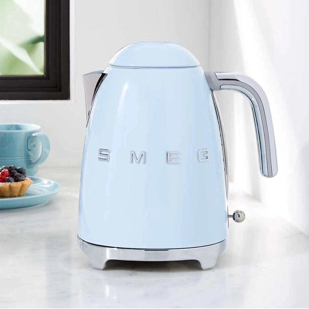 Smeg Retro 50's Style 1.7 Litre Kettle | Pastel Blue Smeg Kettle Euronics Ireland